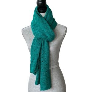 Dillards Green Knit Scarf NWOT
